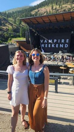 Kate just sent this from the concert she’s at in Missoula. She’s with one of her “Hannah” friends. We always have to clarify whether it is Hannah B. or Hannah C. or Hannah who was her roommate who’s pronounces it Honna. Cracks me up. 