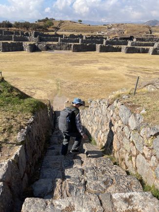 Going down to the walls