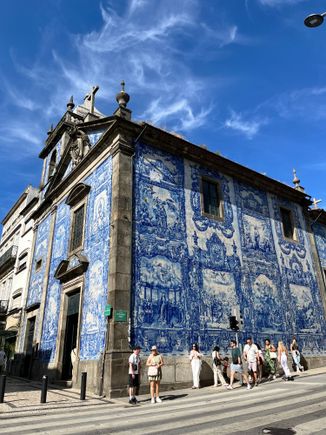 Capela das Almas back in Porto
