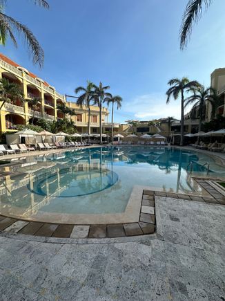 I hit this place at 7 am every day so I have it to myself. 