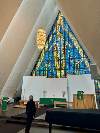 Same church and this is where I found that beautiful photo of the northern lights which I copied.