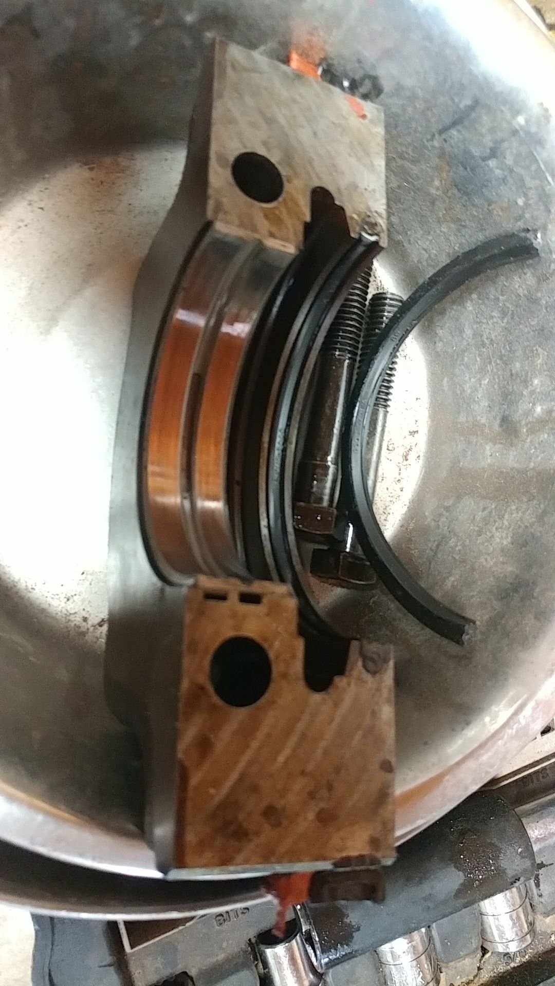 Rear main seal rope or rubber. Ford Truck Enthusiasts Forums