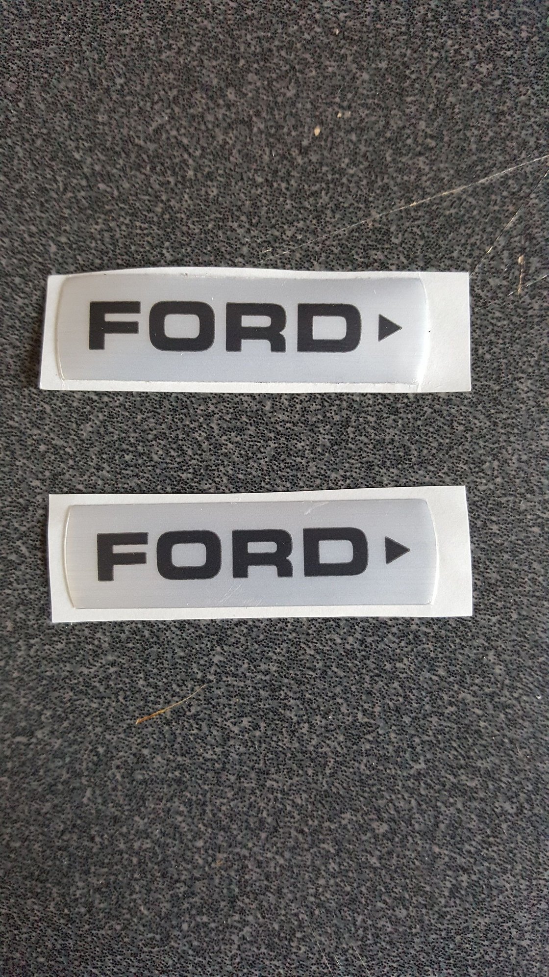 1/2 Ton F150, Bronco, Ranger and Bronco II manual locking Hub Decals