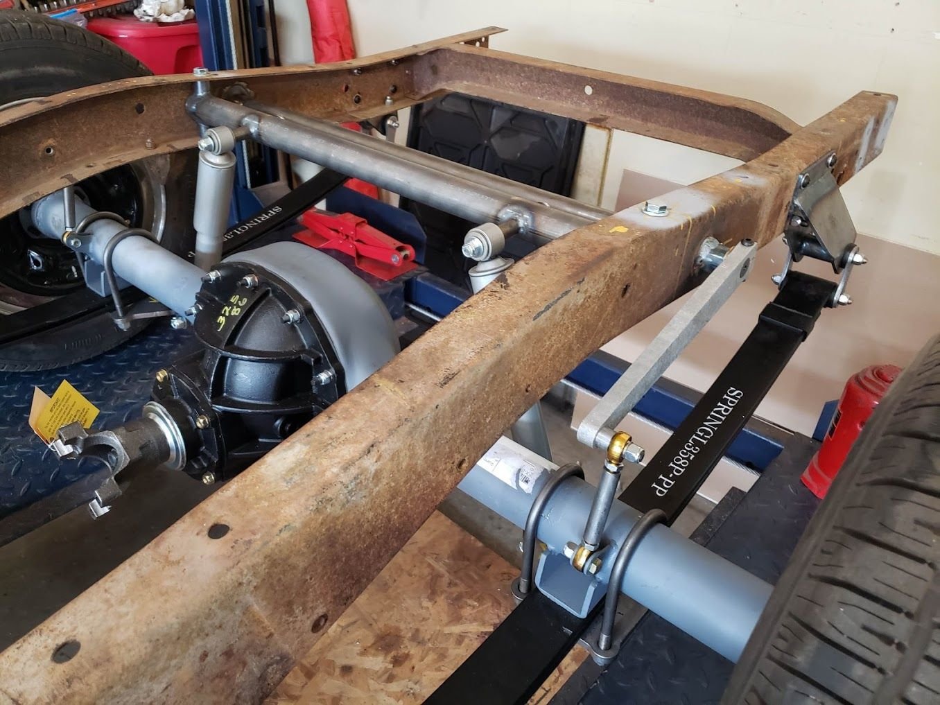 Heidts 4 link rear suspension for 1954 ford F100 Ford Truck