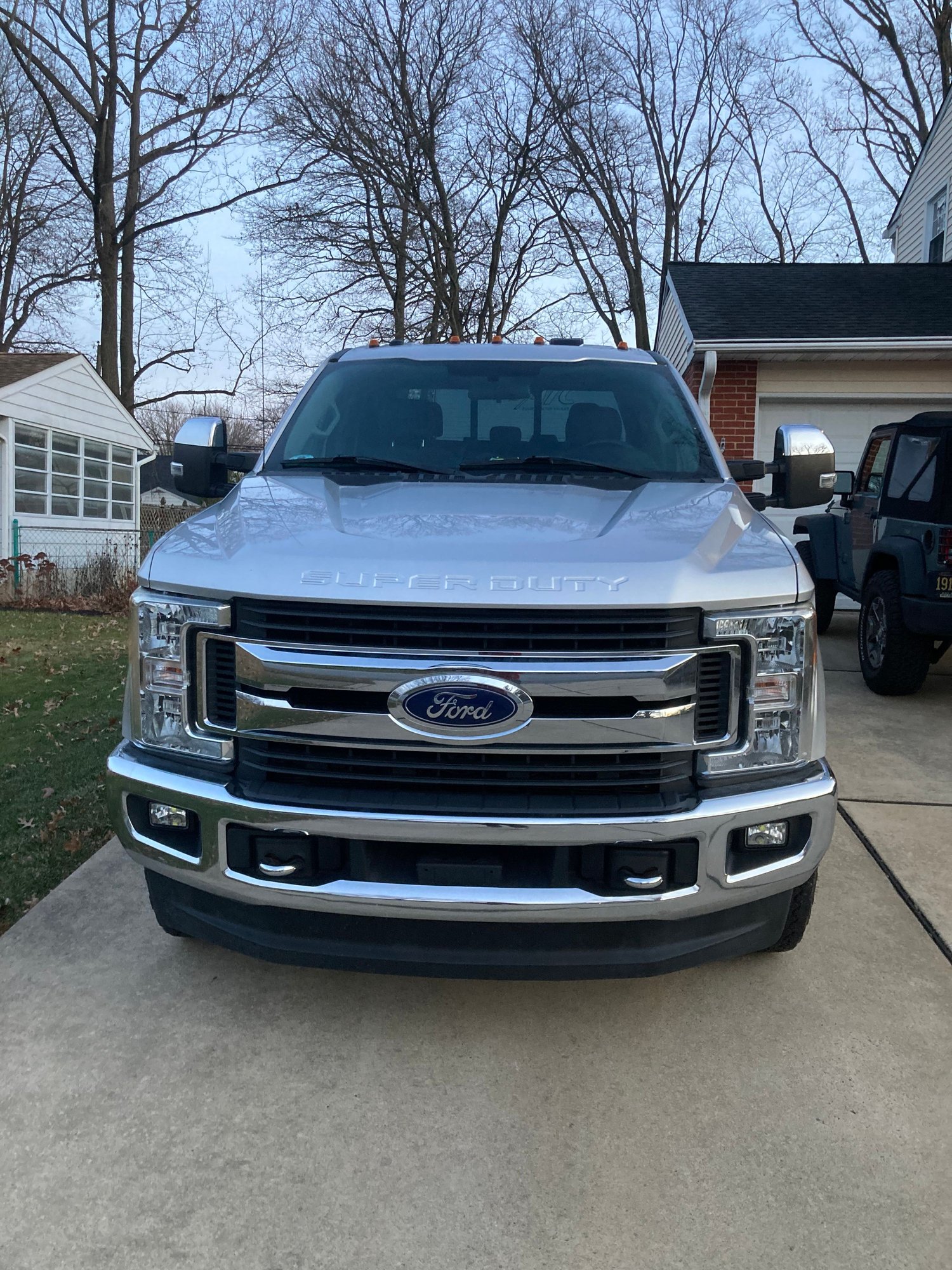 2017 Ford F-250 Super Duty - 2017 F250 Xlt CCSB 6.7L - Used - VIN 1FT7W2BT7HEC36272 - 87,500 Miles - 8 cyl - 4WD - Automatic - Truck - Silver - Wilmington, DE 19810, United States