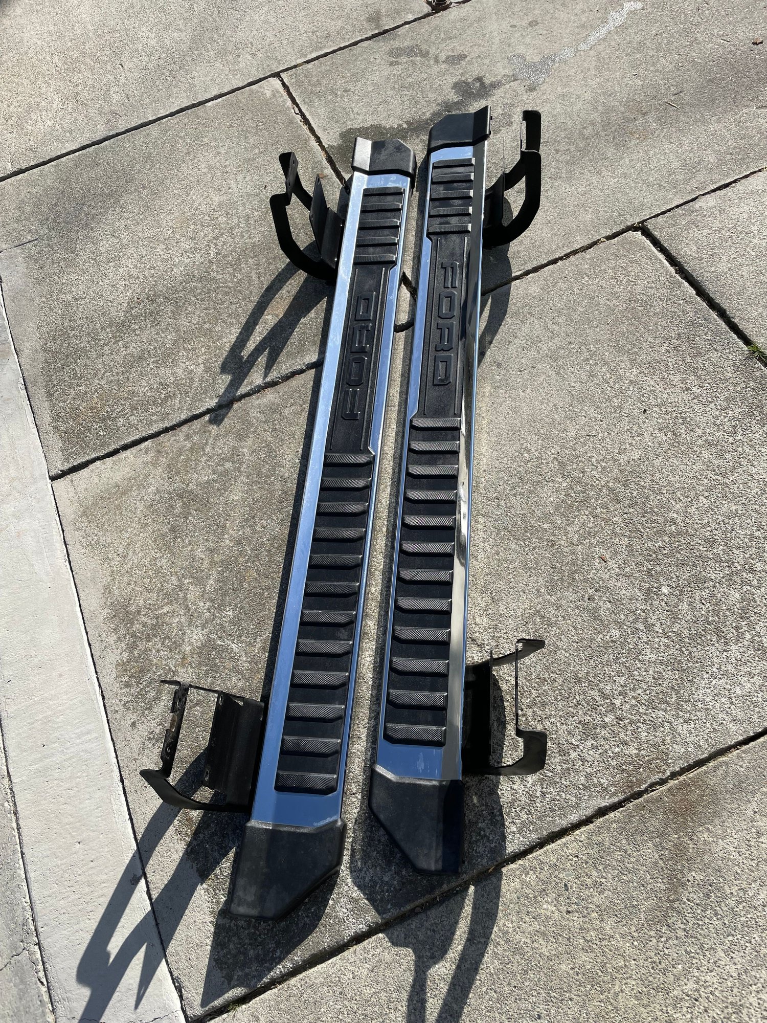 Exterior Body Parts - 2022 lariat supercab OE running boards - Used - -1 to 2027  All Models - San Jose, CA 95124, United States