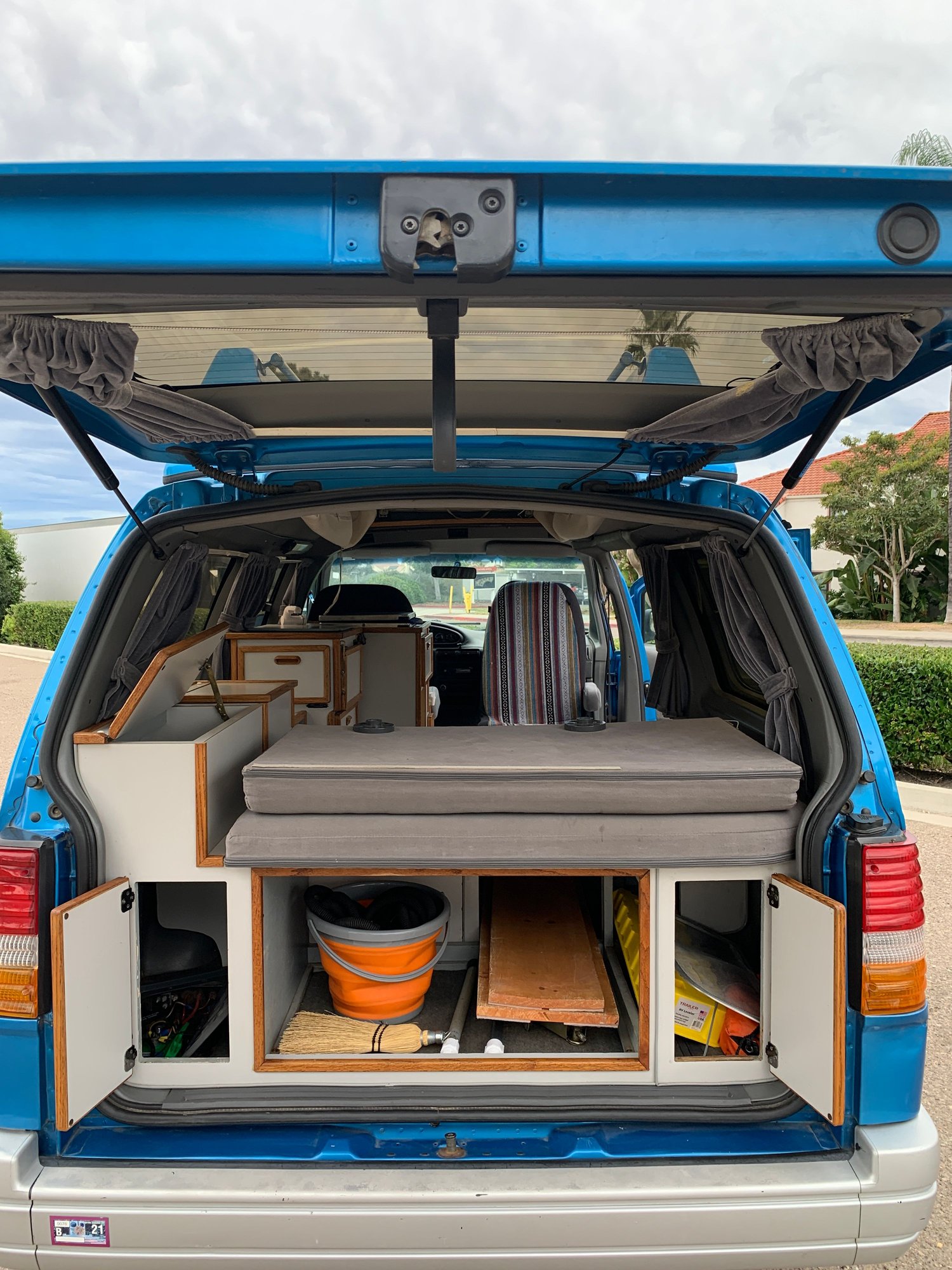 1995 Ford Aerostar - 1995 4X4 Aerostar Camper - Used - VIN 1FMDA41X6SZB15360 - 140,000 Miles - 6 cyl - 4WD - Automatic - Van - Blue - San Diego, CA 92129, United States