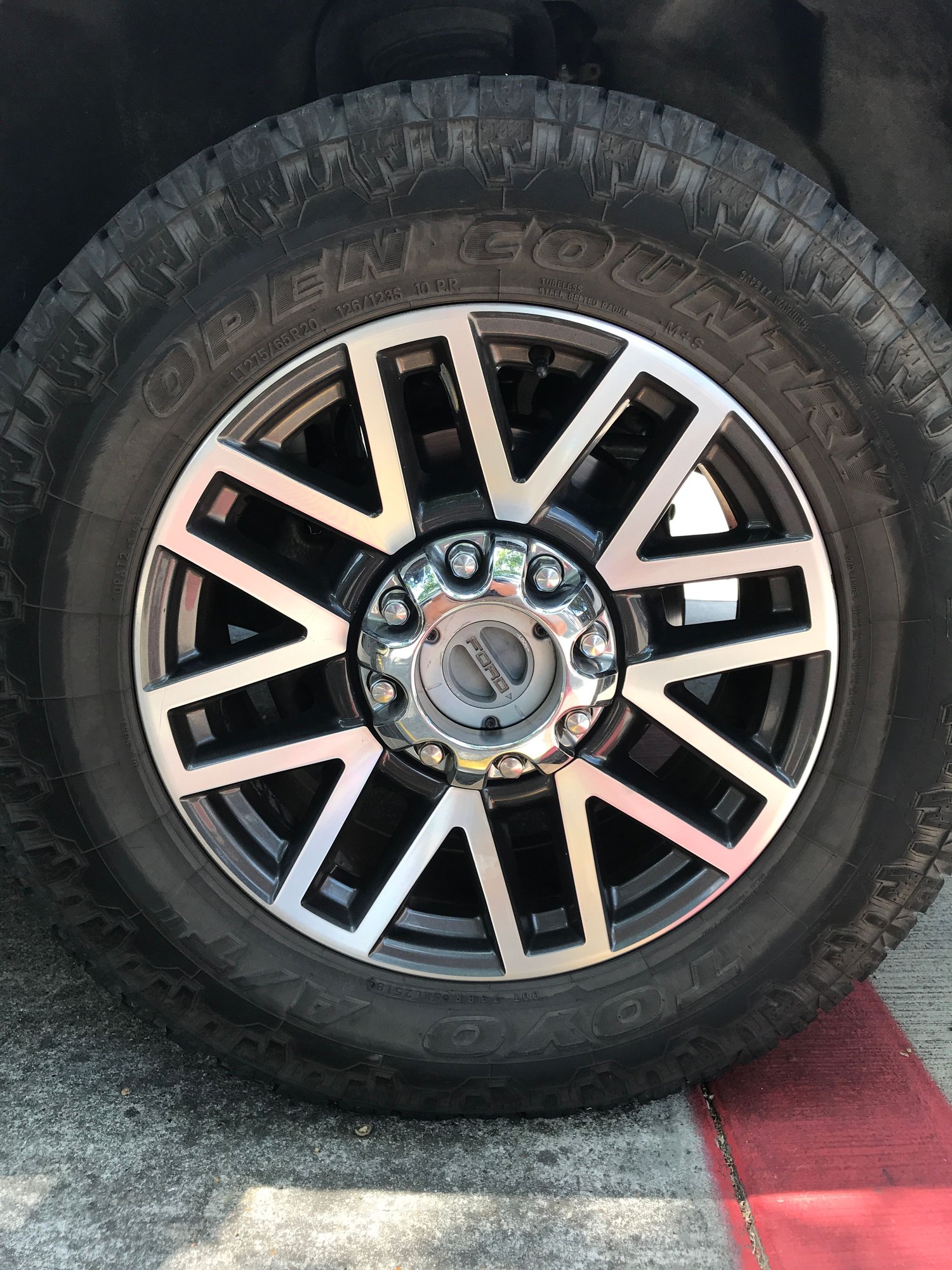 Wheels and Tires/Axles - Factory Lariat 20s Trade for 18s - Used - 2011 to 2020 Ford F-250 Super Duty - 2011 to 2020 Ford F-350 Super Duty - Dallas, TX 75206, United States