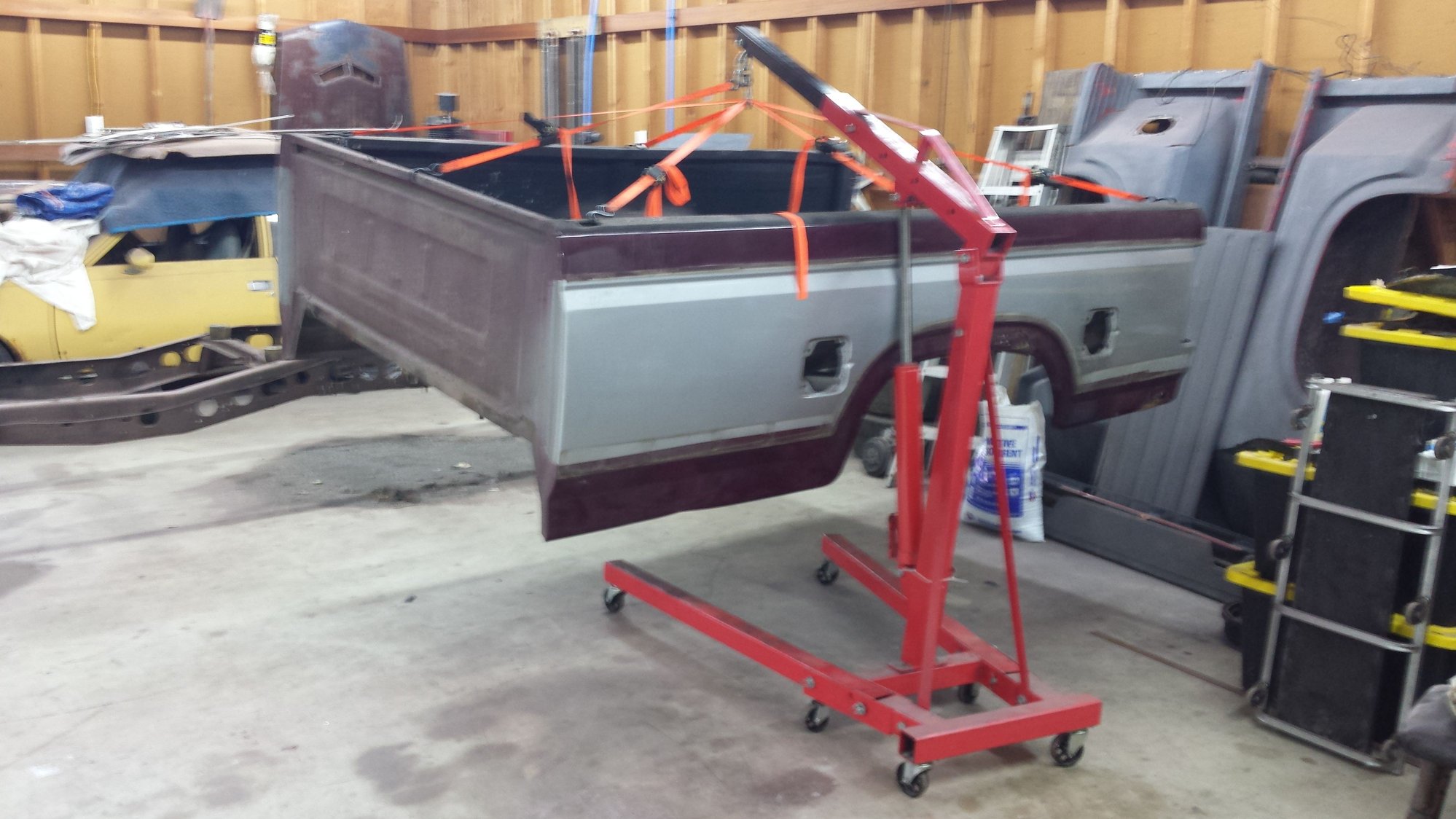 What's the Best way to lift the cab off frame with little help Ford