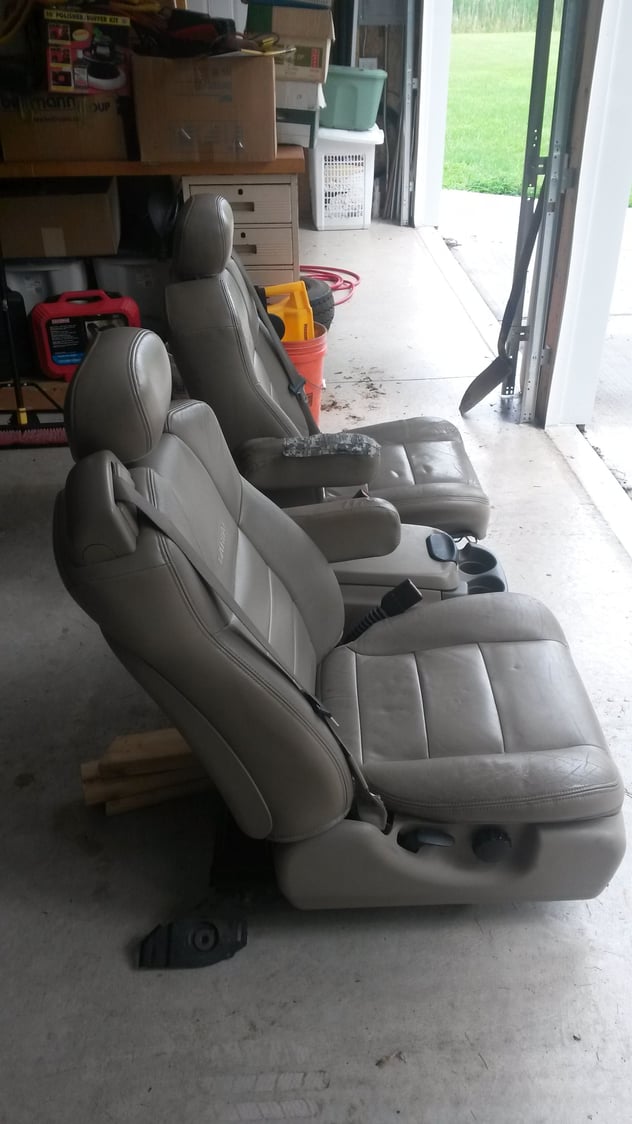 Interior/Upholstery - 2003 Ford Super Duty, Super Cab XLT Lariet Leather Interior, Excellent Condition - Used - 1999 to 2007 Ford F-250 Super Duty - Tinley Park, IL 60477, United States