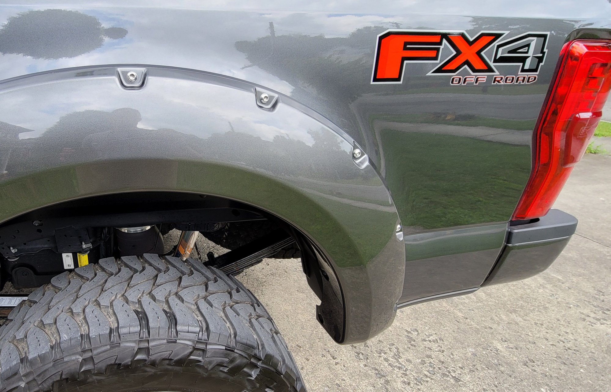 2019 Ford F-250 Super Duty - FULL CARLI KING PINTOP Build, FORD F250 Platinum, LOW MILES - Used - VIN 1ft7w2btxkeg64179 - 12,850 Miles - 8 cyl - 4WD - Automatic - Truck - Gray - Norton, VA 24273, United States