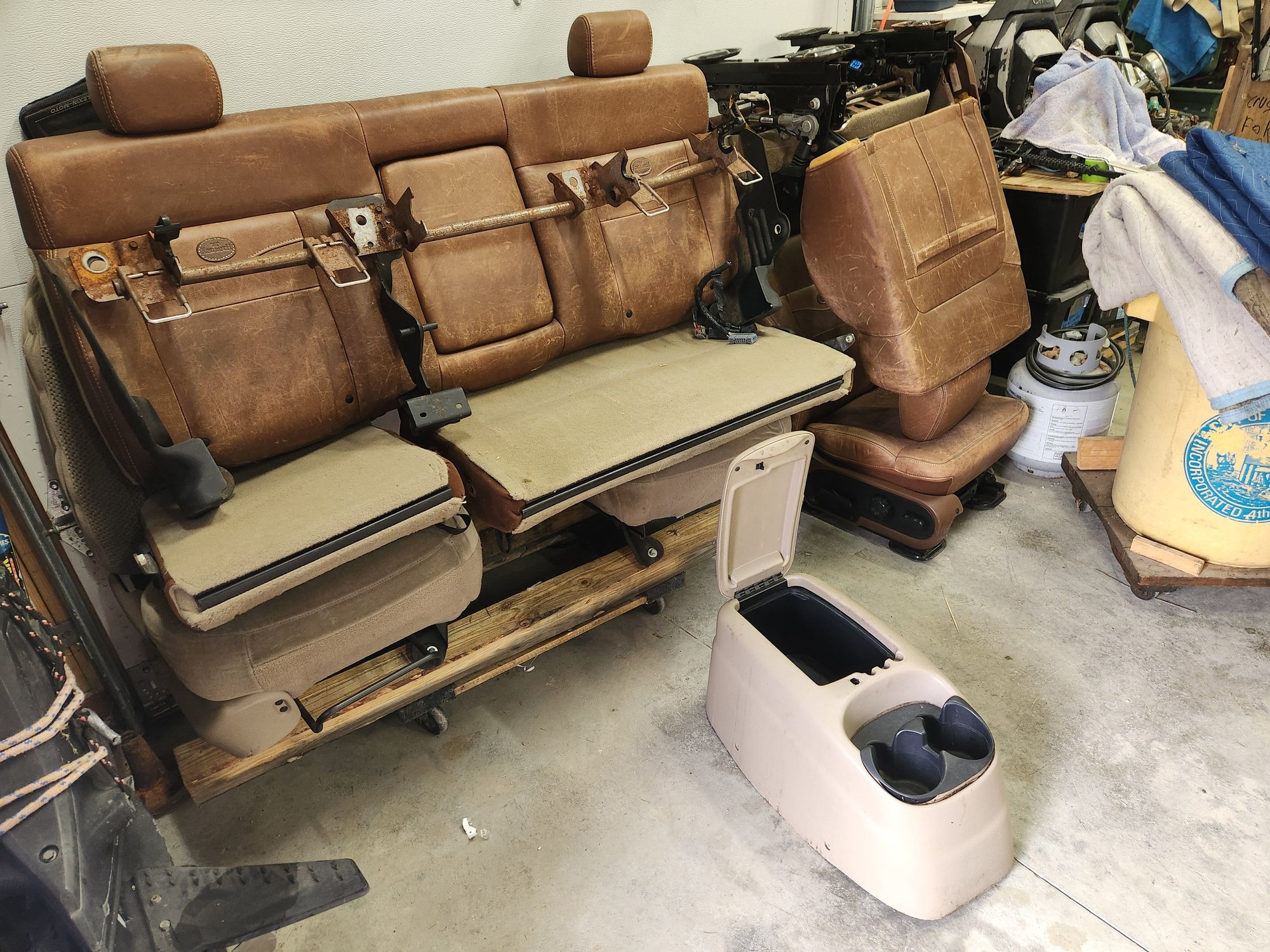 Interior/Upholstery - 2004 up KR Seats front Buckets rear Bench - Used - Lake Geneva, WI 53128, United States