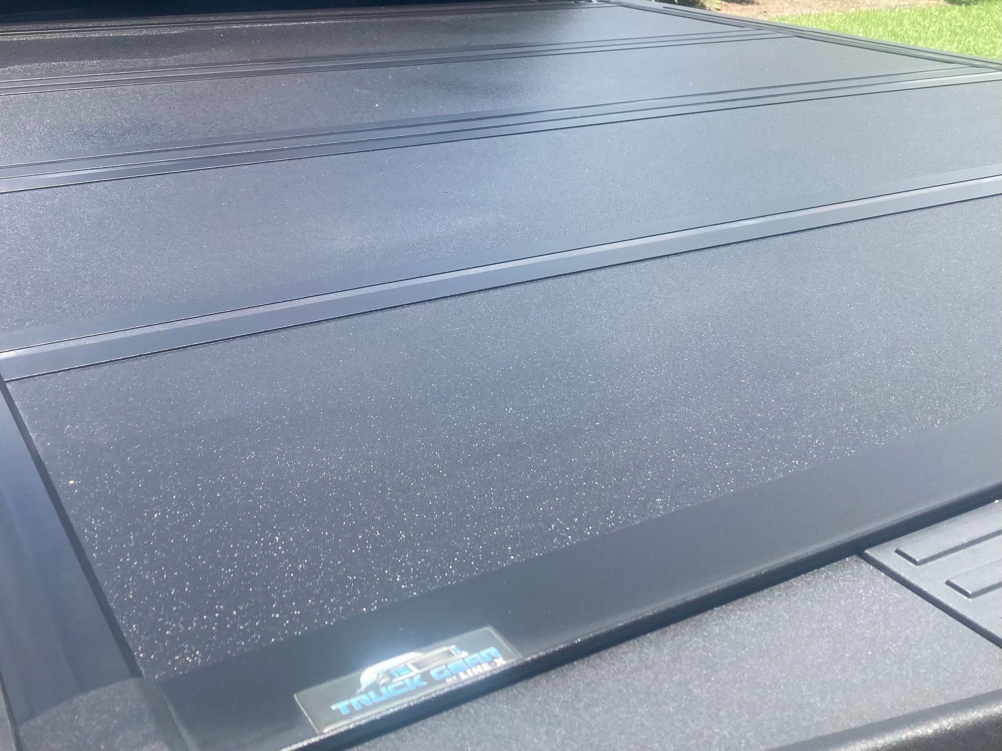 Miscellaneous - Hard Tonneau cover 6.5 bed 2015-20 F150 - Used - 2015 to 2020 Ford F-150 - Orlando Area, FL 32801, United States