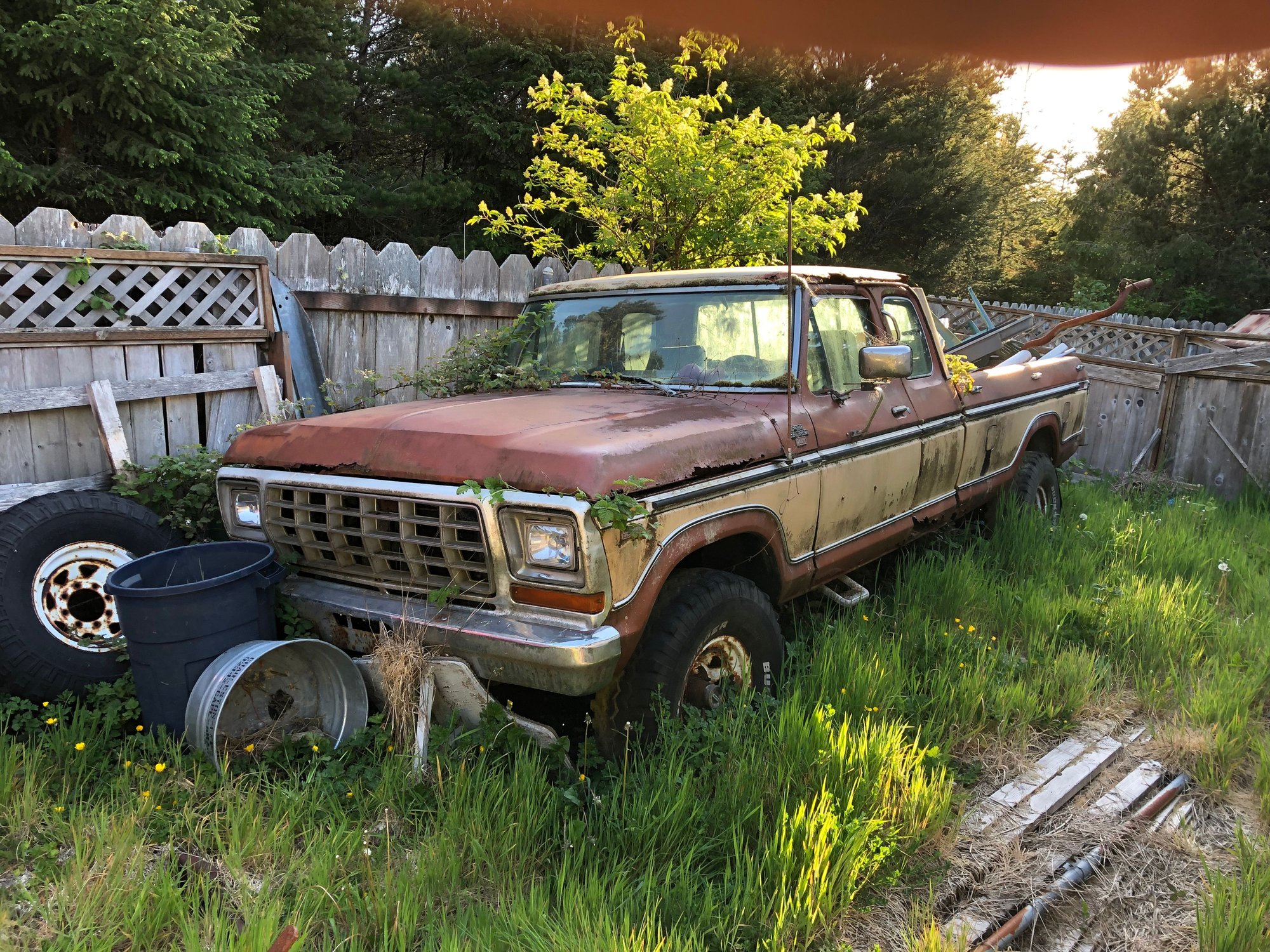 Miscellaneous - Parting 2 trucks plus extras - Used - Coos Bay, OR 97420, United States