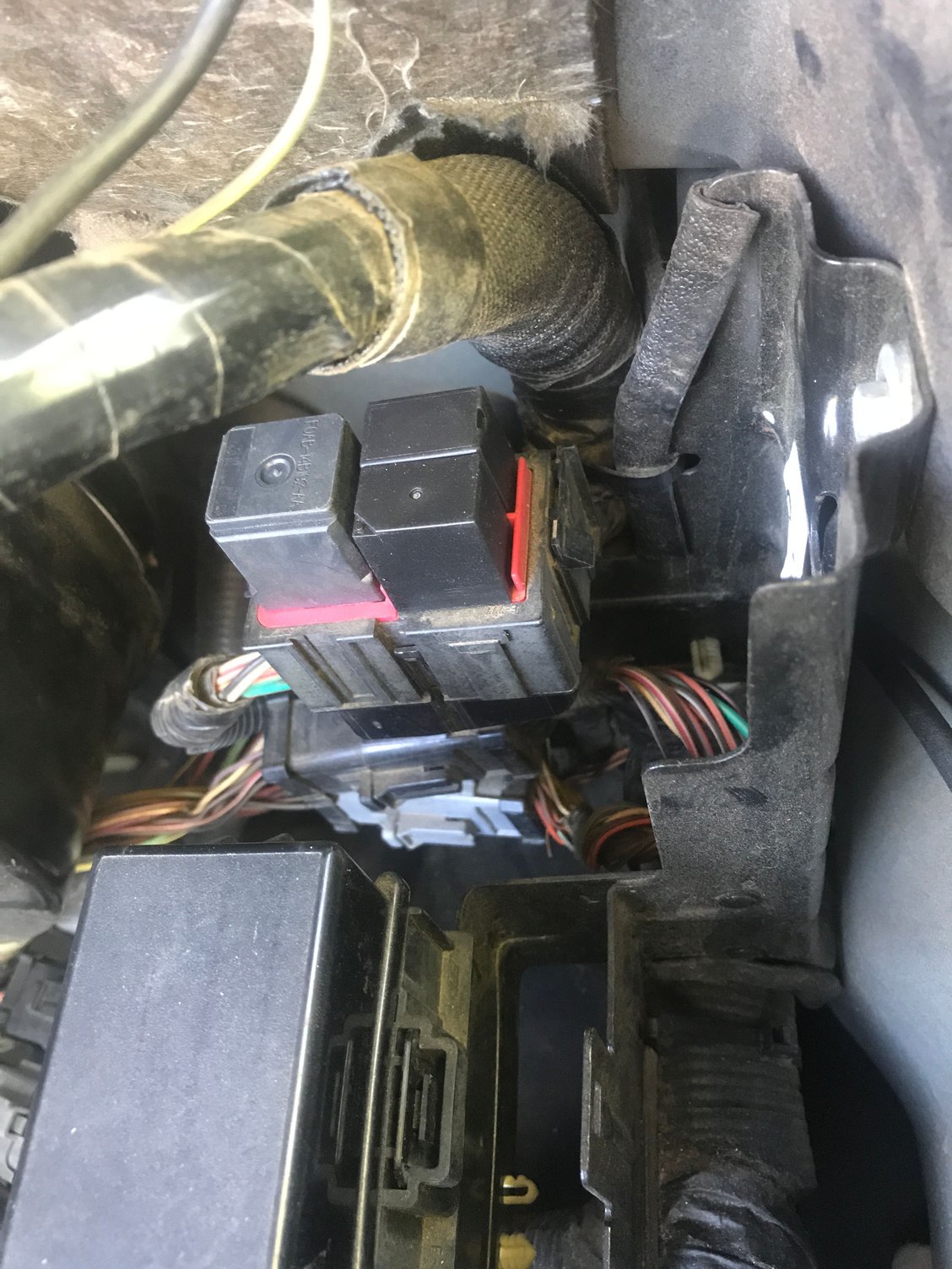 Left trailer running light stays on Ford Truck Enthusiasts Forums