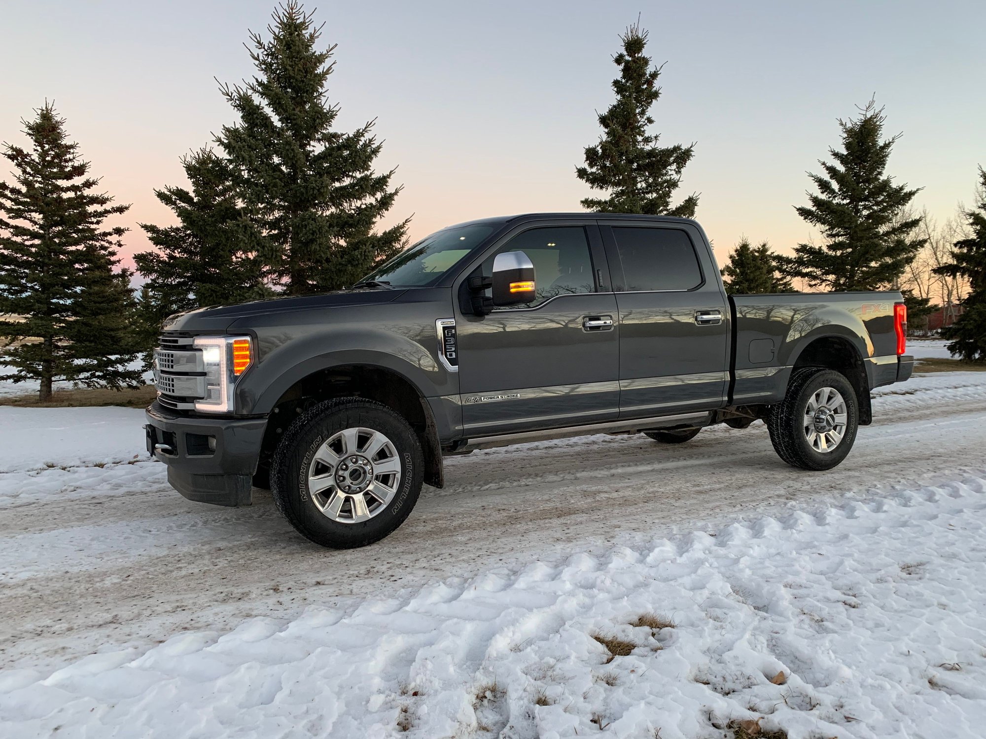 2017 Ford F-350 Super Duty - F350 Platinum - Used - VIN 1FT8W3BT0HEF03066 - 44,000 Miles - 8 cyl - 4WD - Automatic - Truck - Gray - Crossfield, AB T0M0S0, Canada