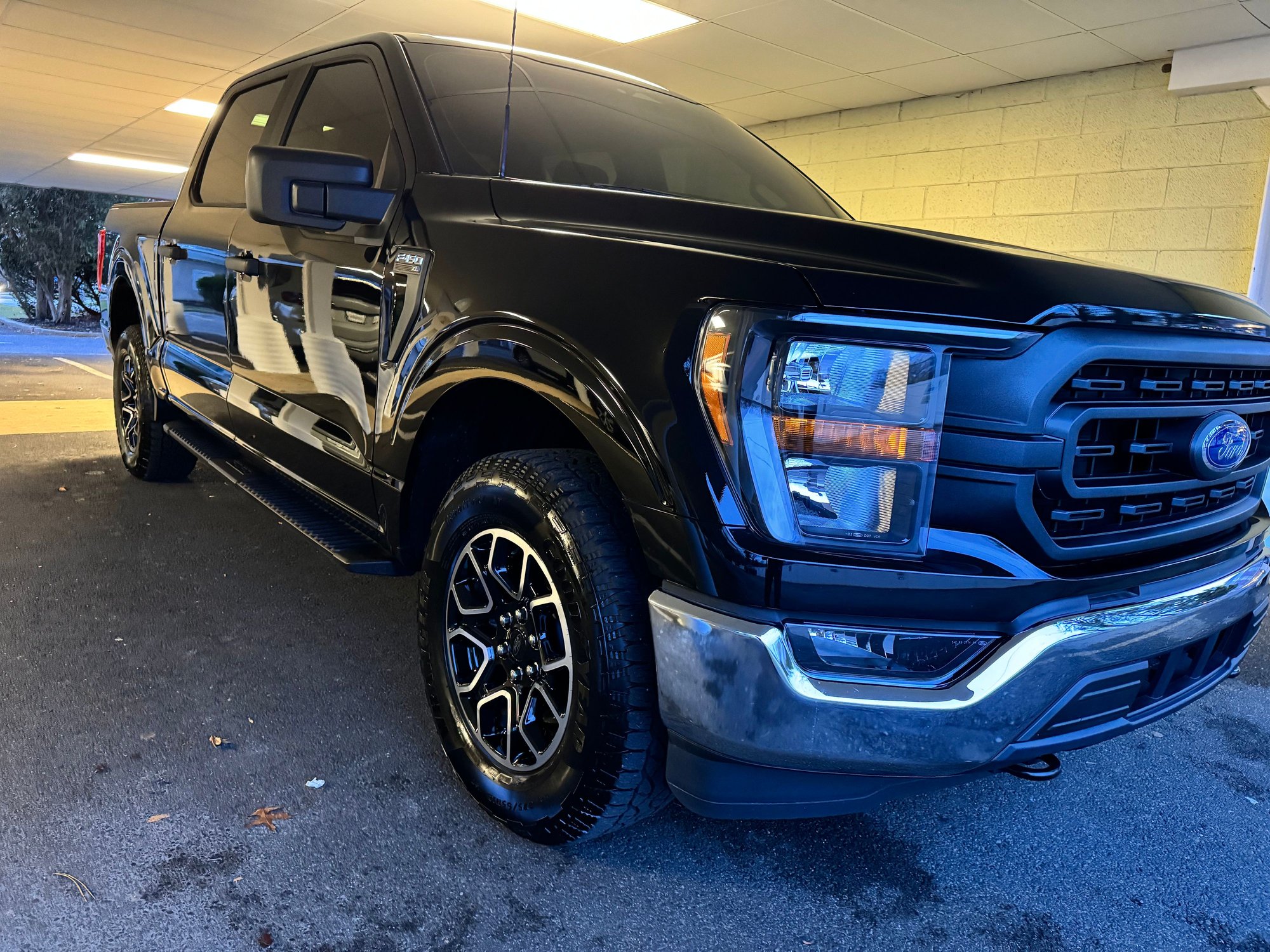 2023 Ford F-150 - Lease swap; 2023 F150, XL - Used - VIN 1FTEW1EP6PKD45287 - 7,700 Miles - 6 cyl - 4WD - Automatic - Truck - Black - Westwood, NJ 07675, United States