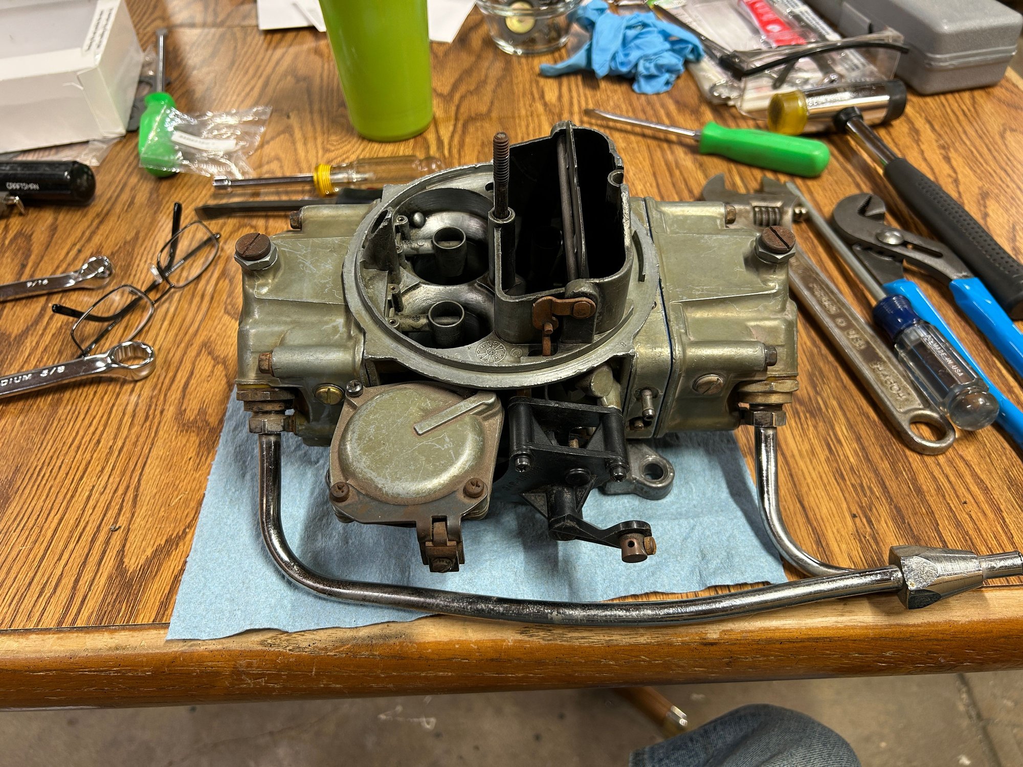 Jay Chet had given me this years ago probably pushing 20 years now and he was like here you want this I was like what is it he told me it was a 650 Holly it was wore out and needed rebuilt. Someone else had given it to him, so I told him just throw it in the cabinet over there. This was out of my parents house and it�s been sitting there for years so I guess now is my opportunity to use it.