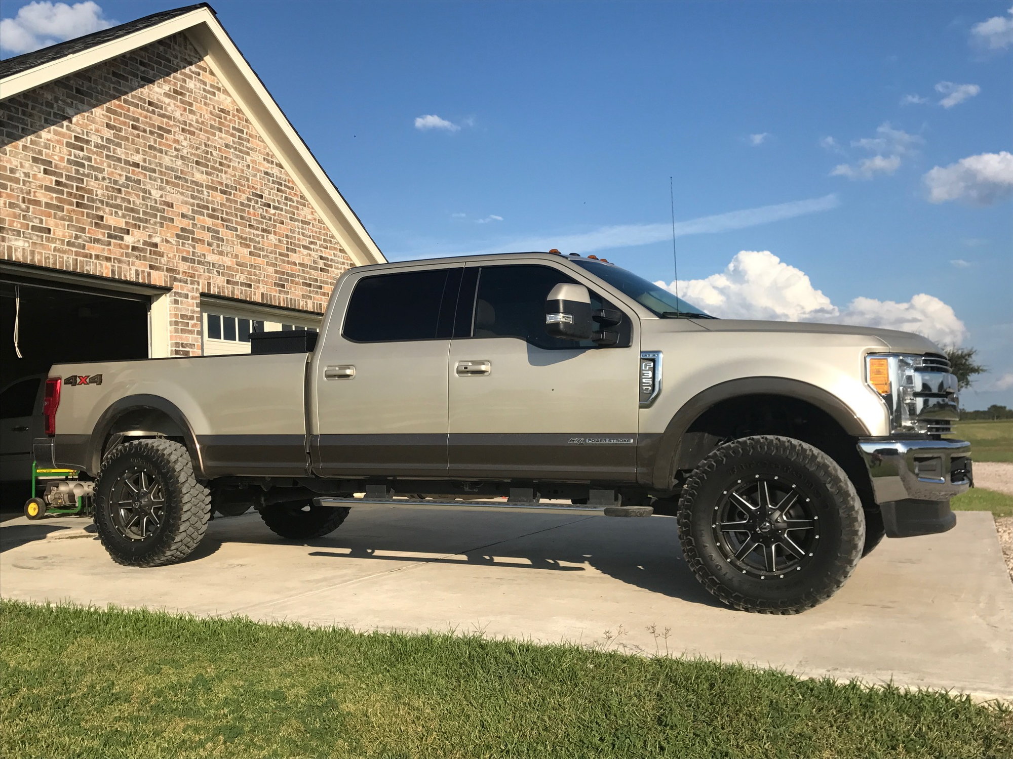 Lifted 2017 F250 with 37's Pics - Page 7 - Ford Truck Enthusiasts Forums