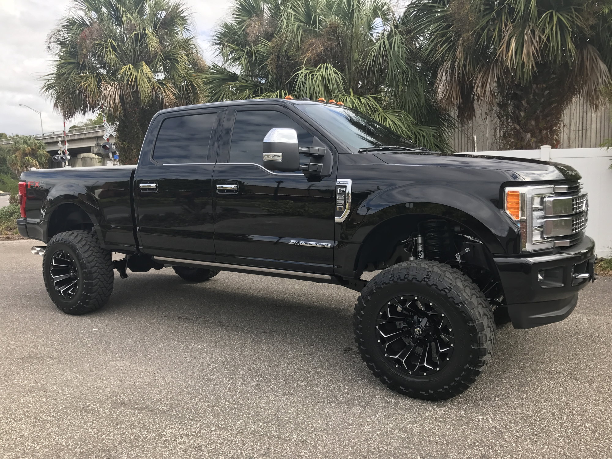 6" lift platinum on 38's - Ford Truck Enthusiasts Forums