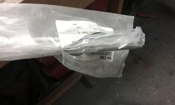 Lower door seal retainer pair new in bag from macs $40