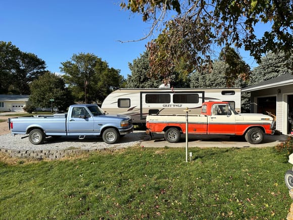 Here's the 2 single cabs several week after purchasing Skeeter, the 1 bumpside.