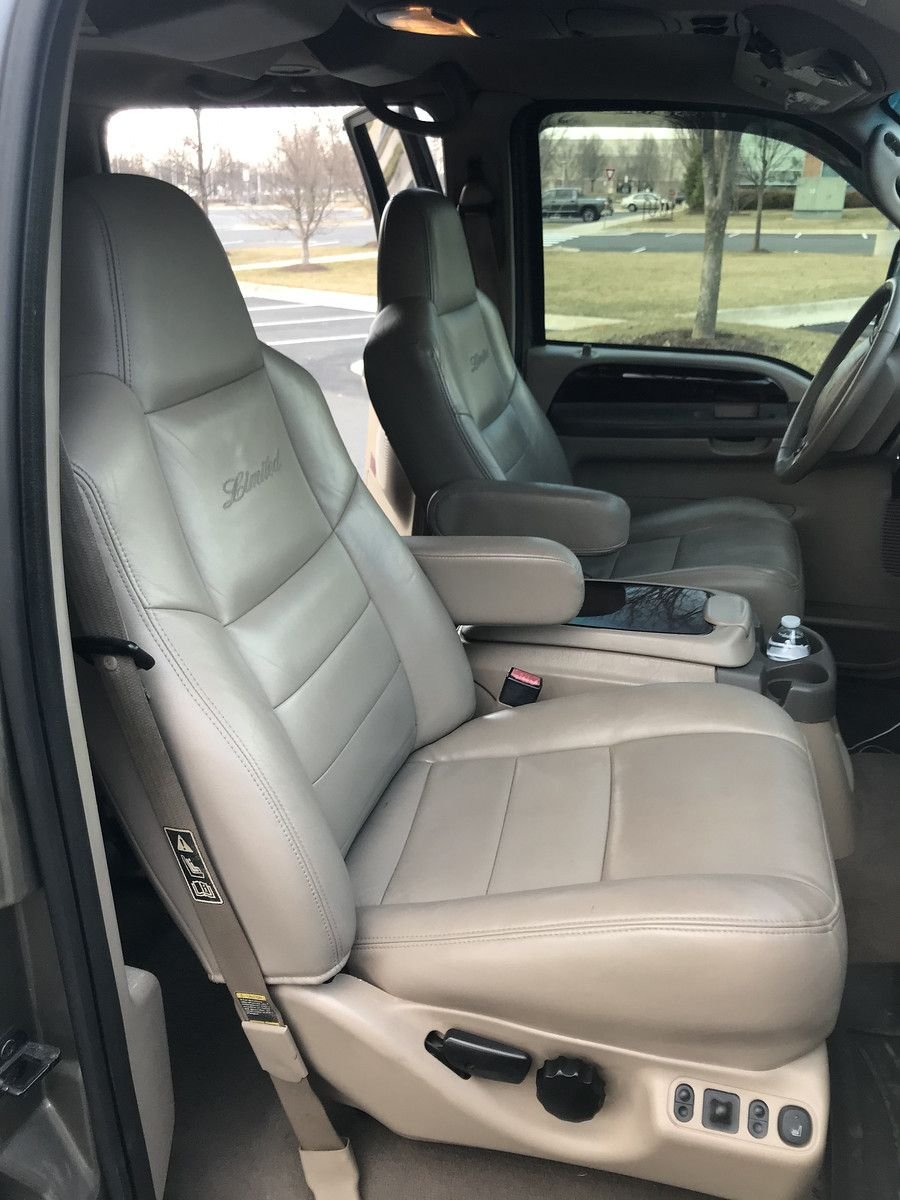 2003 Ford Excursion - 2003 Ford Excursion 7.3 PSTD - Used - VIN 1FMSU43FX3EB25451 - 231,700 Miles - 8 cyl - 4WD - Automatic - SUV - Gray - Herndon, VA 20171, United States