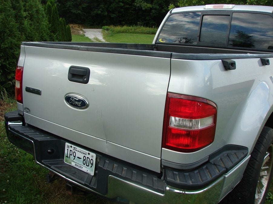 Exterior Body Parts - 2005 flare side bed  YN silver - Used - 2004 to 2008 Ford F-150 - Columbia, TN 38401, United States