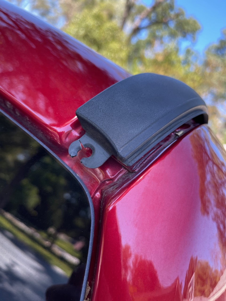 Broken clip on roof trim end cap - Ford Truck Enthusiasts Forums