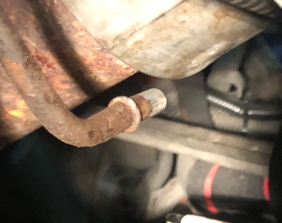 Not sure why Ford didn�t use stainless for these hard lines like they did for all the other fuel lines on the truck. 