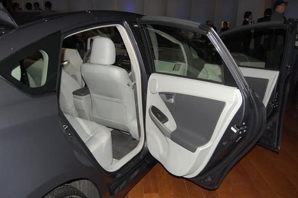 2010 Toyota Prius Passenger Rear Door Open