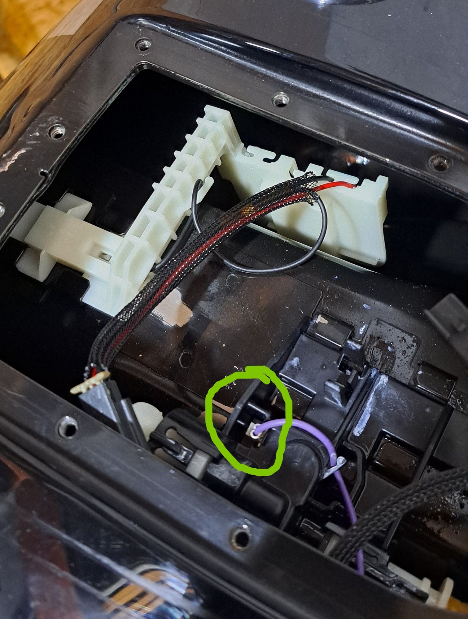 Fuel pump ground wire
