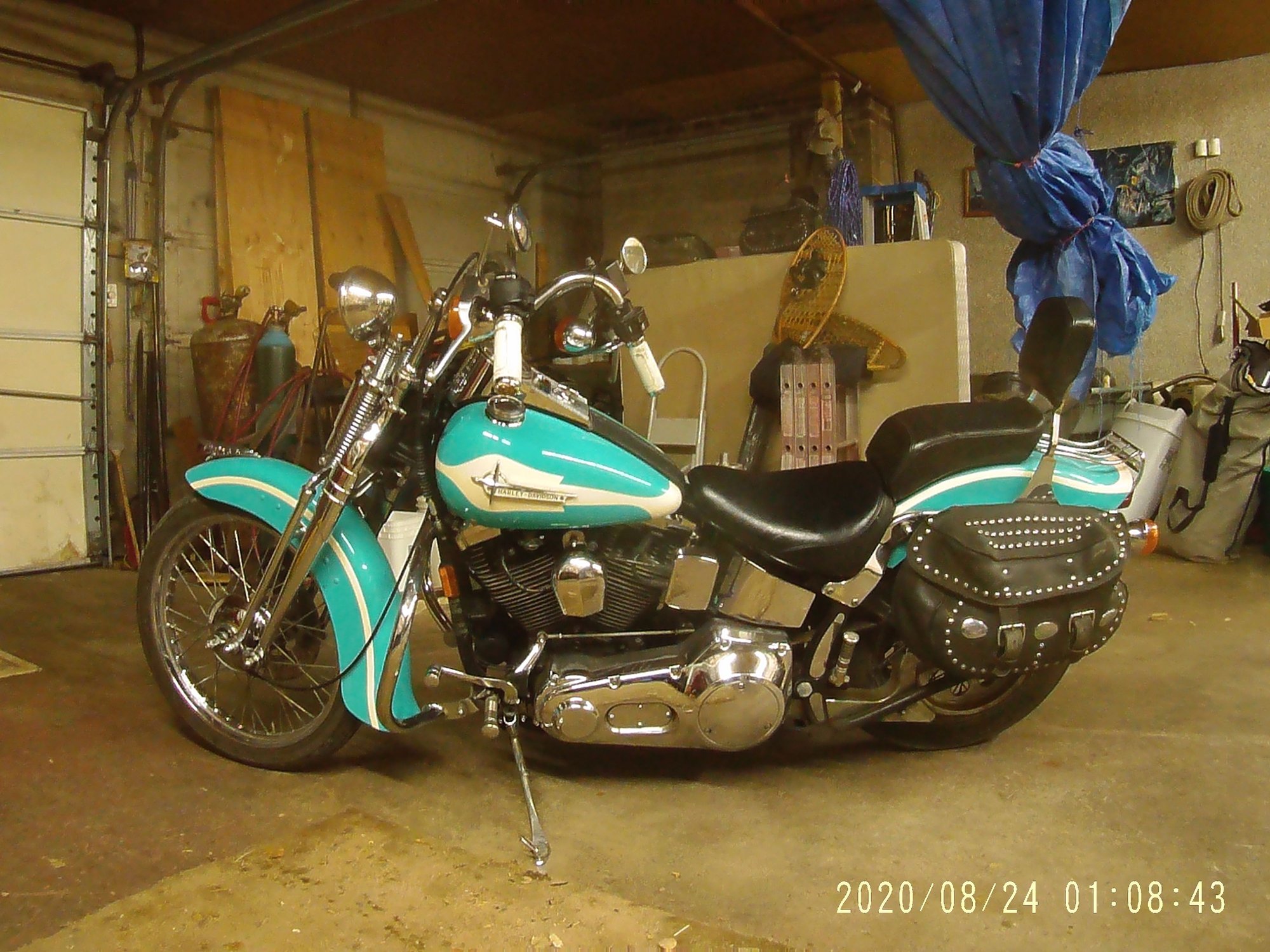 removing nostalgia saddlebags from soft tail ?? Harley Davidson Forums