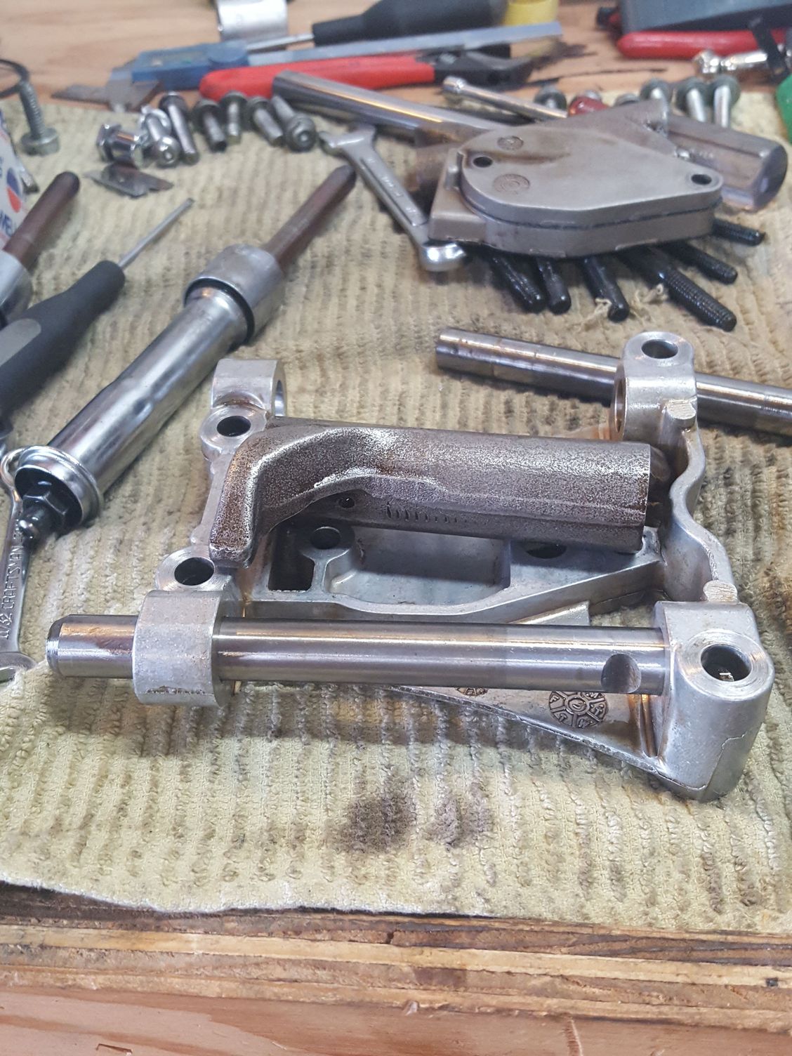 How to install rocker shaft so it lines up properly? Harley Davidson