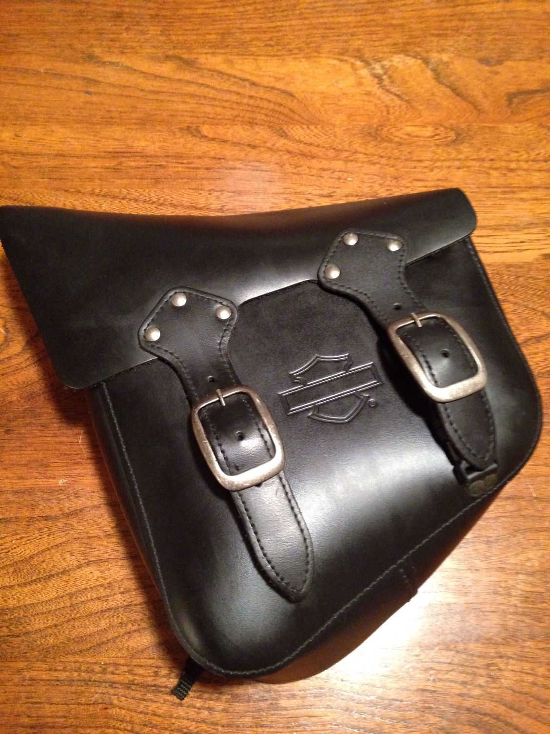 swing arm saddlebag for softail