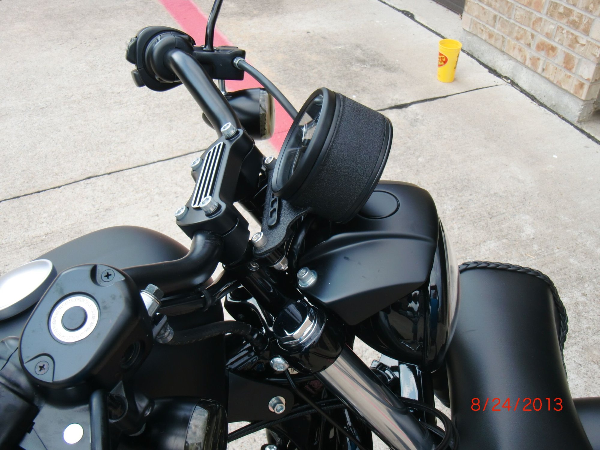 '17 883 IRON Speedometers relocation, over the eyebrow or flat over