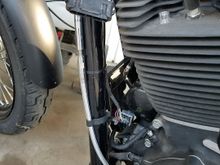 Front cylinder wide band and o2 plugs ran and zip tied on inside of left downtube