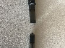 I'm thinking this top part should be 3 pieces?  adjuster screw, left side push rod end, and push rod? 