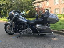 2017 CVO Limited - left side
