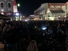 Crowds?  What crowds?