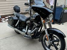 Looked like this, it’s not new has some scuffs but not bad, could be wrapped in any color