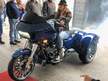 2023 RG3 in Billiard Blue