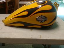 The FXDWG tank i scored. The flames will match the 115• Phoenix heat as i build my bike outside under my car port. 