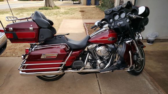 Just finished the quick detach project. The wires sticking out are from the tour pack.