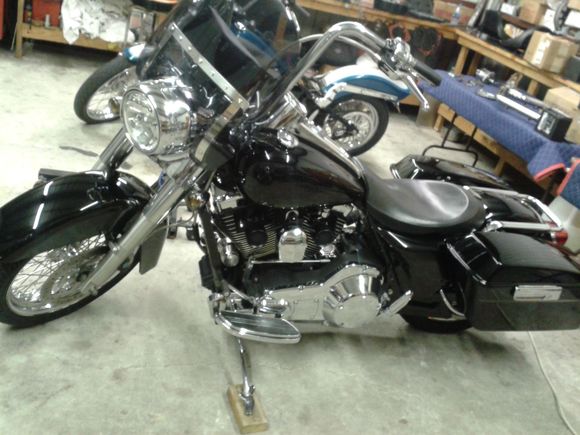 05' Road King ....Black with black screens