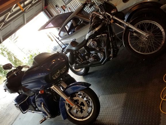 And how my stable looks like now.  Dyna is done for now...until I get another dumb thought of changing her up again:)