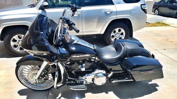 Love my Milwaukee 8 RGS.. I came off of a 15 Road King, loved my King but this Road Glide is 👌🏼👌🏼👌🏼