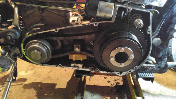 Compensating sprocket, primary chain, and new clutch installed, so I can check that the primary chain is true.