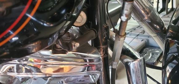 Adjustment screw fully extended. 