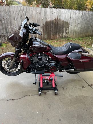 Got her all “purdied” up and ready for the beach, fresh oil change and NEW longer HD oil filter! LoL 